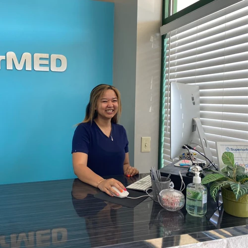 Shoulder Pain Peoria IL Front Desk Staff Shoulder Pain Peoria IL Front Desk Staff